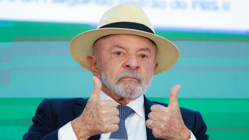 Aprovação de Lula oscila com cenário de divisão entre eleitores brasileiros