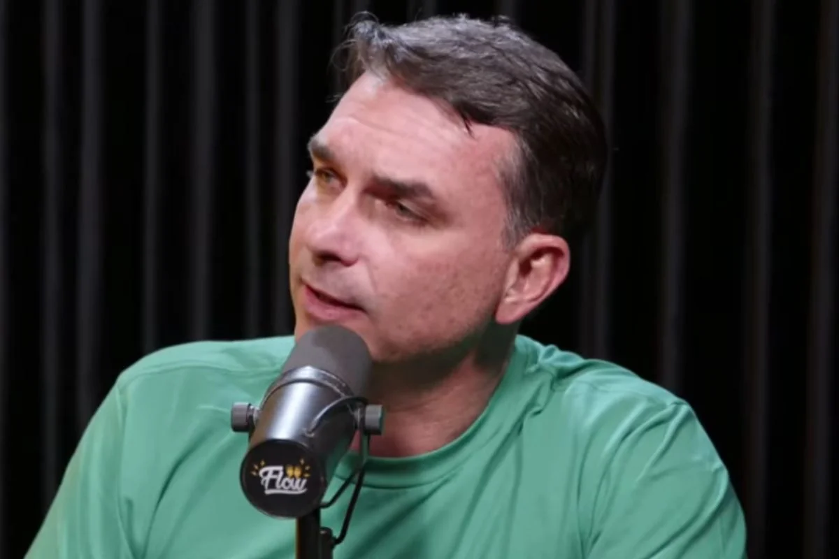 Depoimento de Flávio Bolsonaro à PF por calúnia contra Lula
