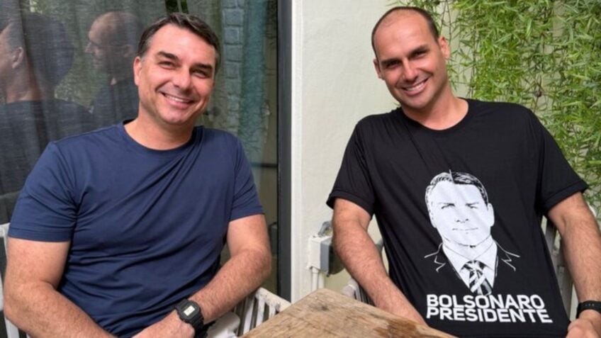 Eduardo Bolsonaro alerta para riscos eleitorais caso Flávio Bolsonaro perca