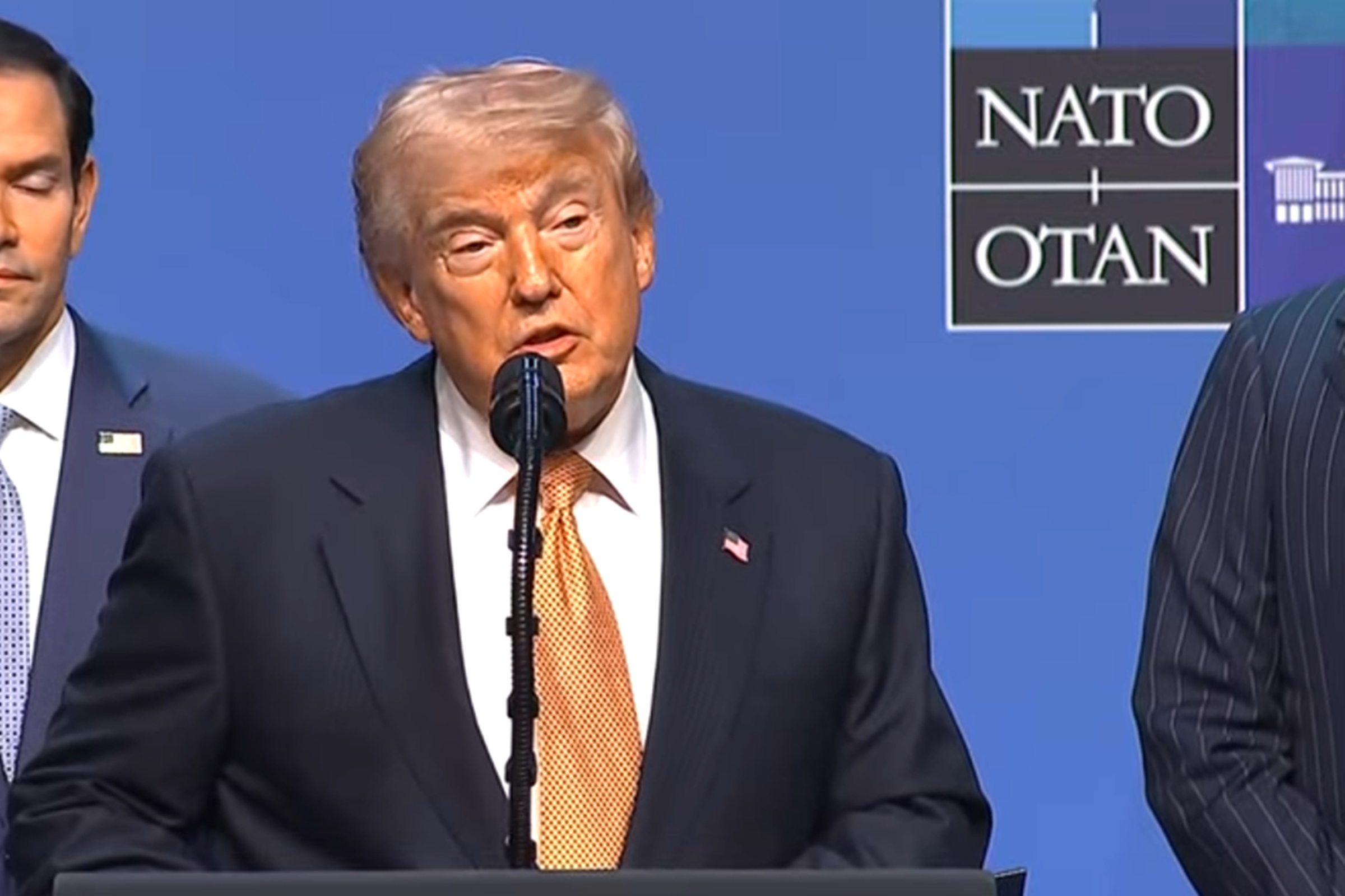 Donald Trump decreta novas sanções e declara Irã em colapso total