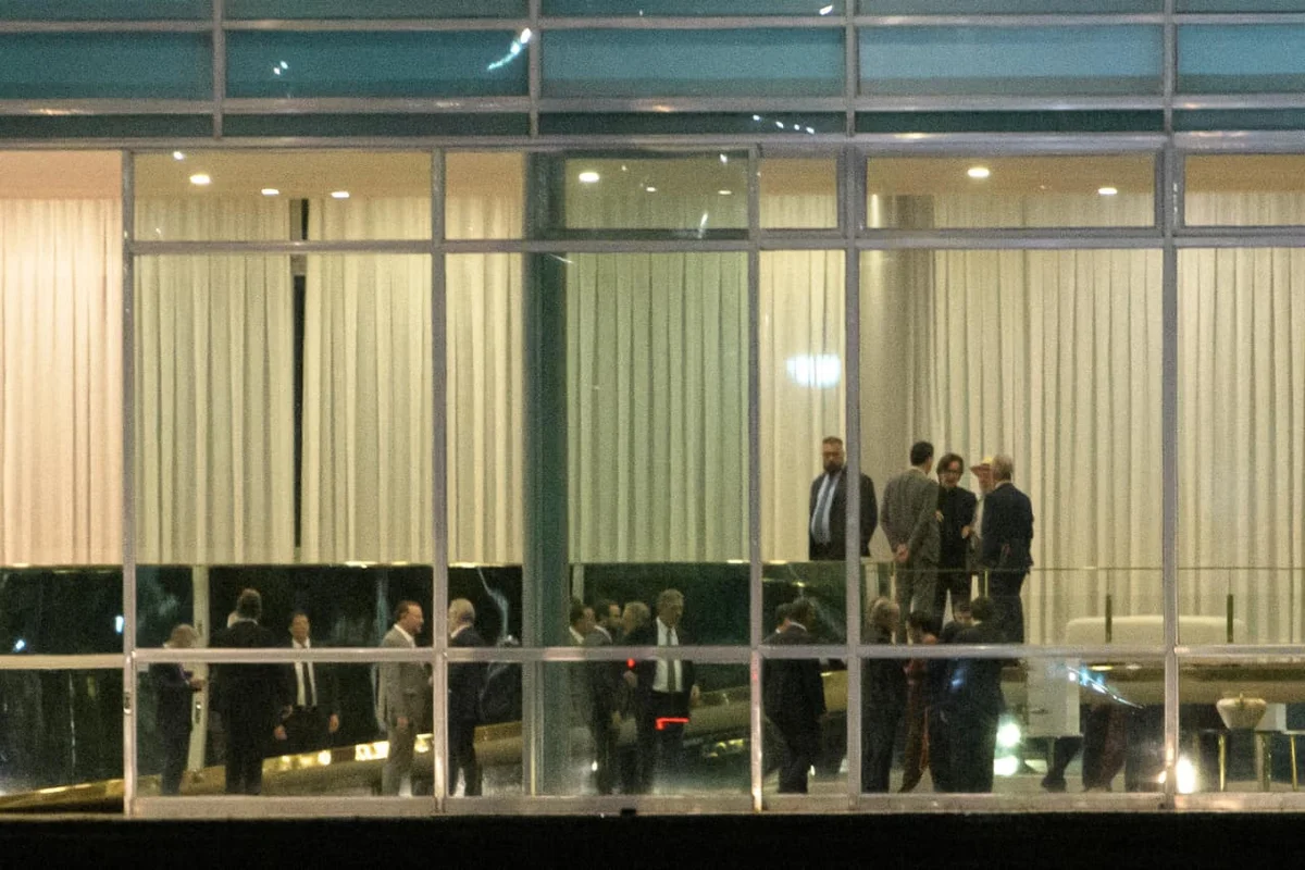 Lula pede a empresários que comparem o vice Geraldo Alckmin com o de Flávio