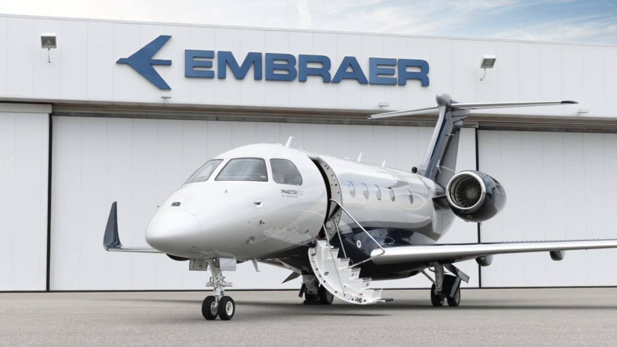 Embraer recebe certificação para jato com sistema de pouso automático