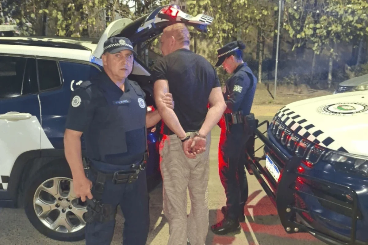 Empresário é preso após arremessar namorada de veículo em movimento