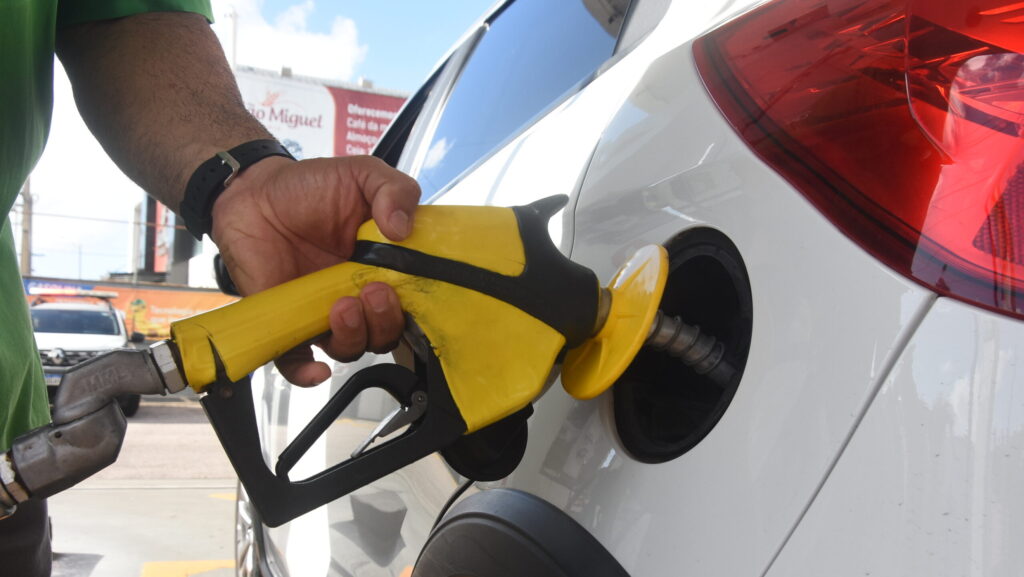 Governo e estados unidos reduzem preço do diesel