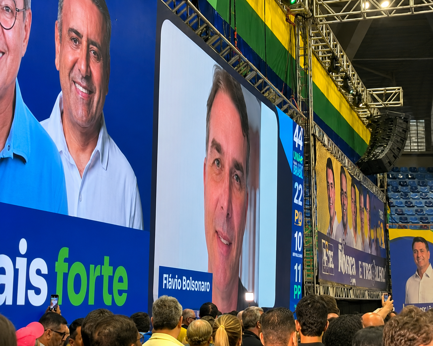Flávio Bolsonaro oficializa apoio a Álvaro Dias em disputa pelo Rio Grande do Norte