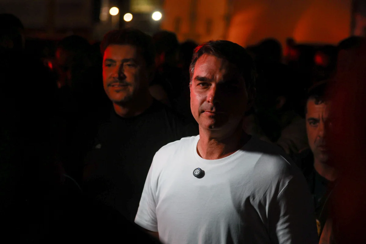 Com Rogério Marinho entre os cotados,  Flávio Bolsonaro define nome para vice nesta quarta-feira