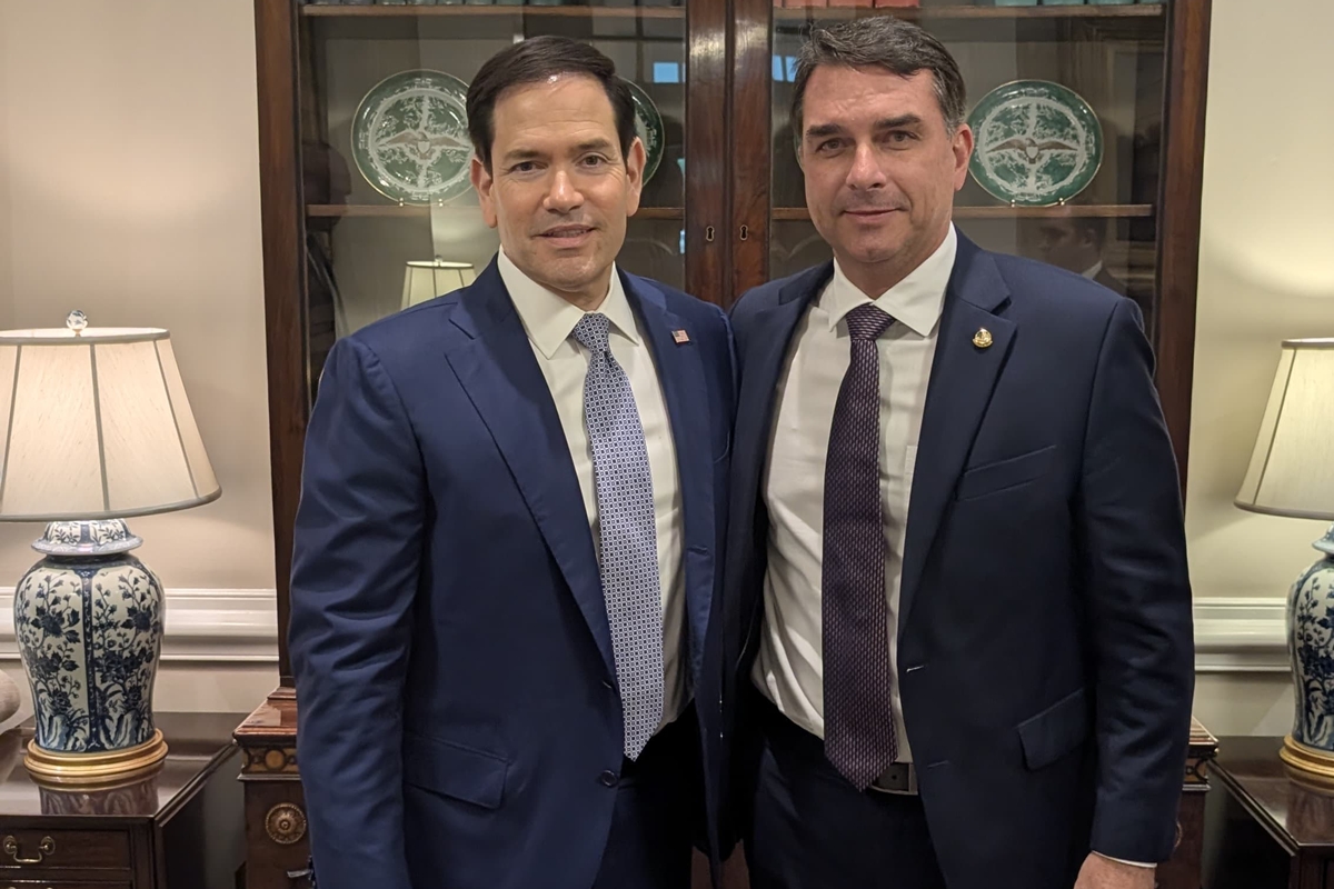 Senador Flávio Bolsonaro pede a Marco Rubio que EUA isentem Brasil de novas tarifas