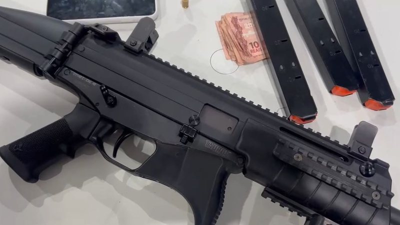 Perseguição na BR-427 termina com apreensão de arma de uso restrito em Caicó