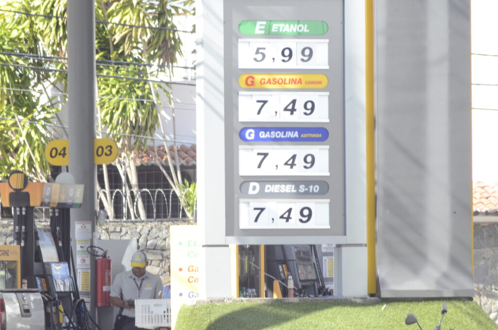 Procon Natal apura gasolina a R$ 7,49 e busca abuso