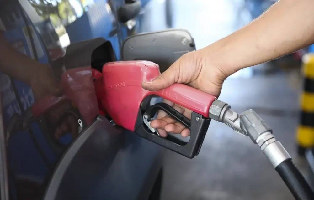 Governo inicia redução do subsídio à gasolina nesta semana