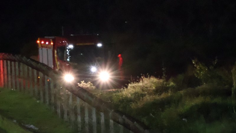 Incêndio em lixo hospitalar gera fumaça tóxica e mobiliza bombeiros em Goianinha, RN