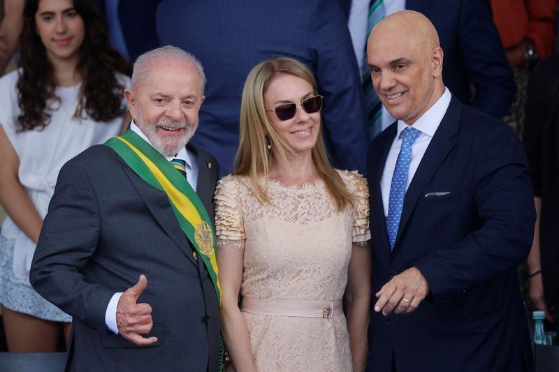 Moraes sob pressão: Lula aconselha que ministro se declare impedido