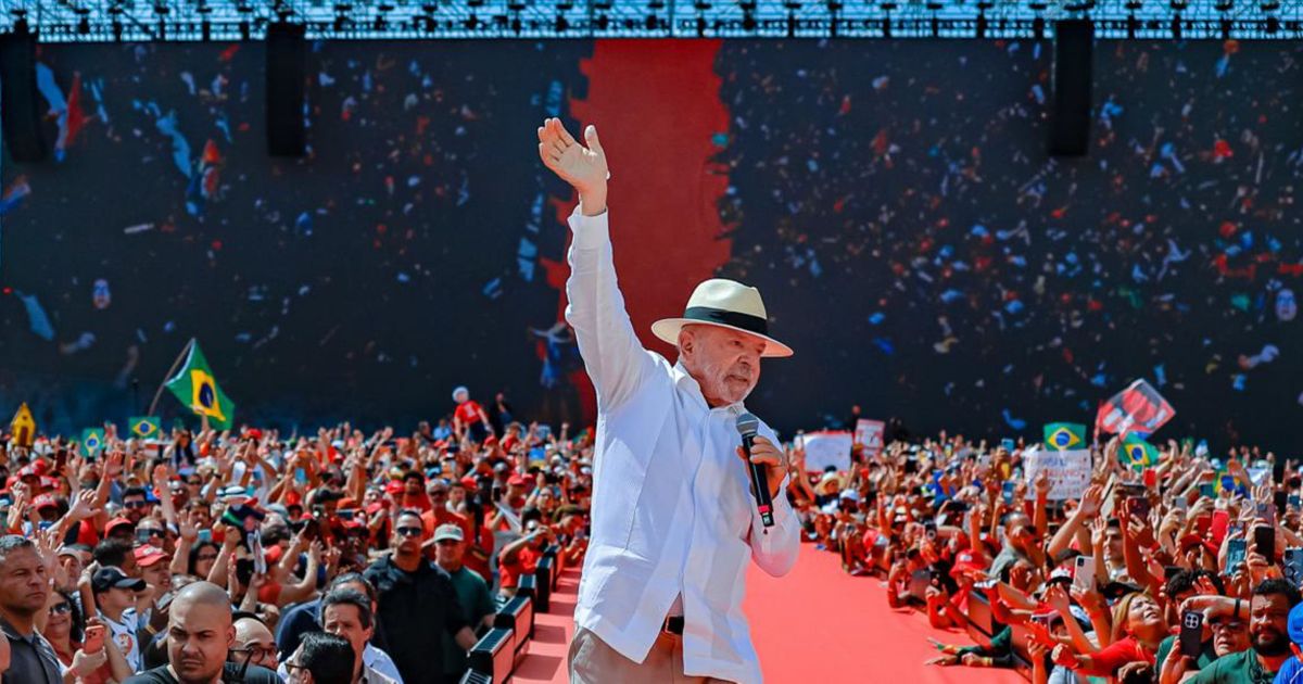 Campanha de Lula da Silva concentra propostas de reeleição em TV e rádio