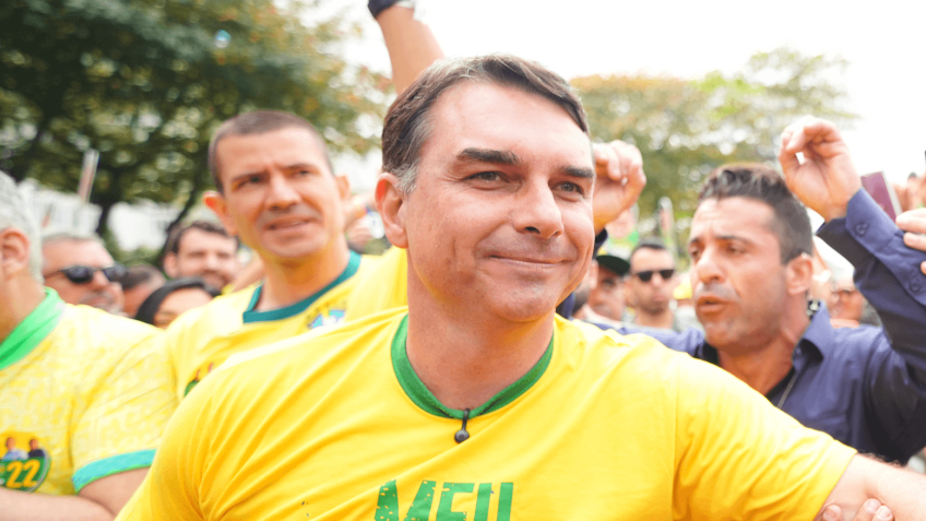 Flávio afirma que Luiz Inácio Lula da Silva é rejeitado em Copacabana
