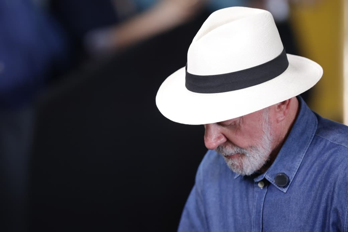 Lula tem 48 horas para promulgar PL que beneficia Bolsonaro
