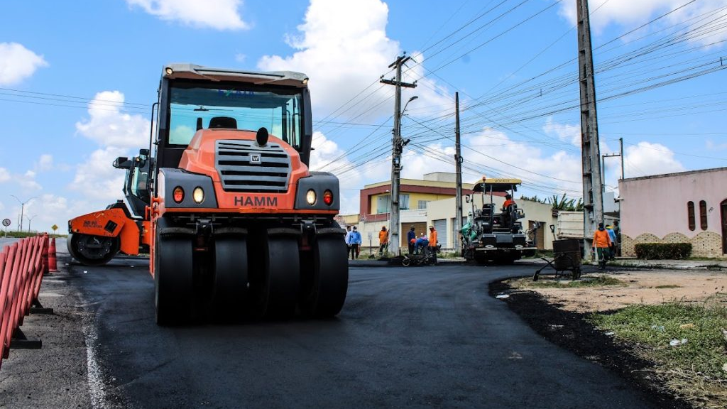 Prefeitura de Macaíba amplia programa de asfaltamento em mais de 7,8 mil m²