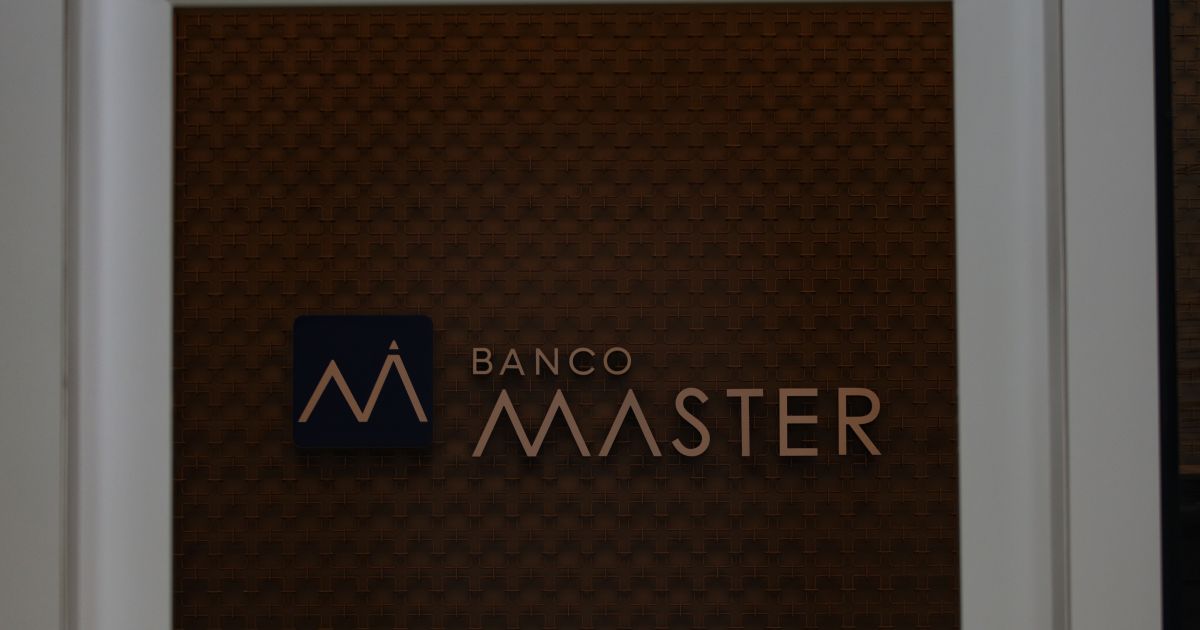 Receita Federal expõe elo entre Banco Master e políticos na CPI