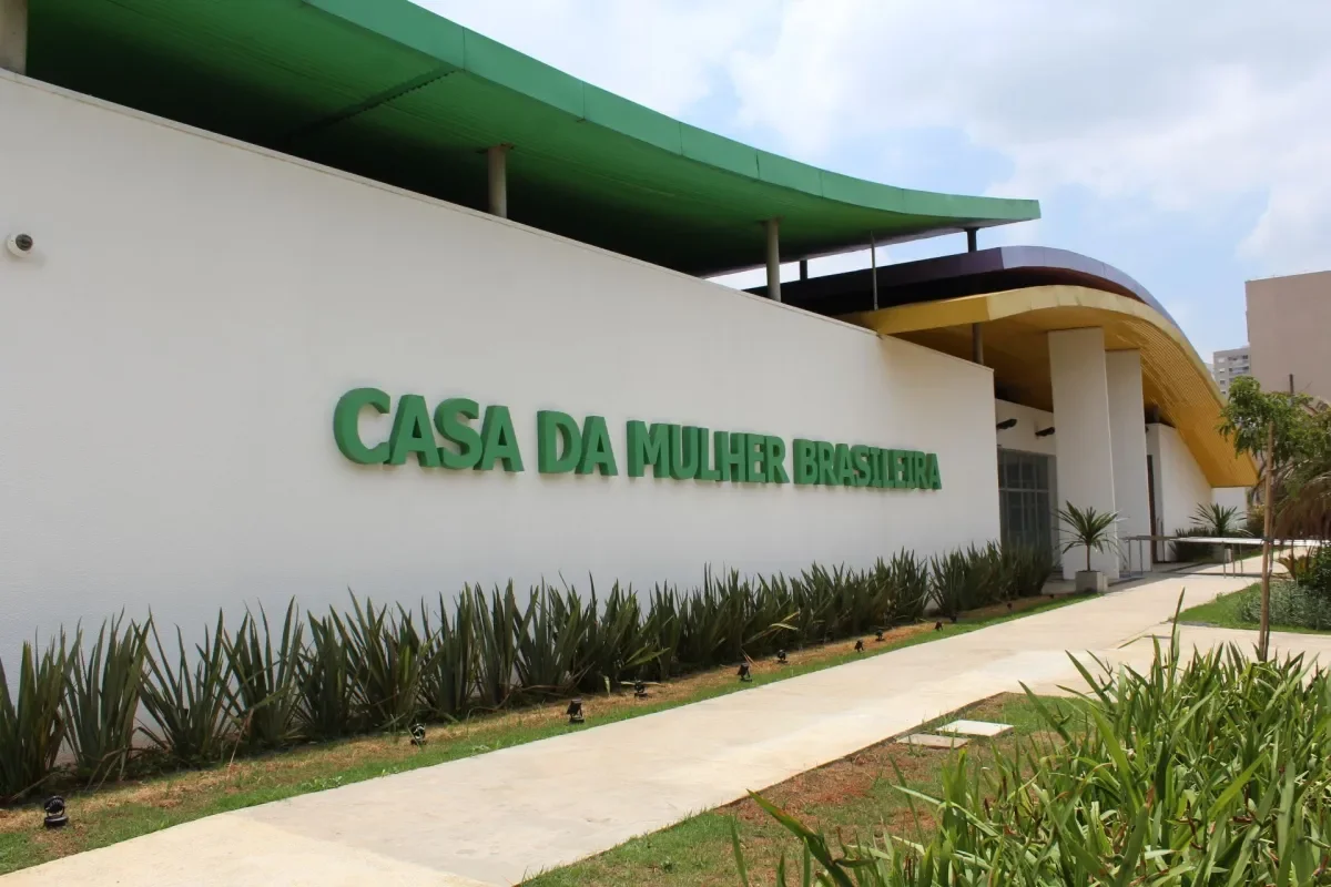 Médico é preso por suspeita de estupro contra colega após uso de LSD e álcool