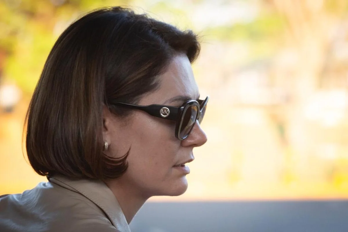 Michelle Bolsonaro deixa presidência do PL Mulher após desentendimento com enteado Flávio Bolsonaro
