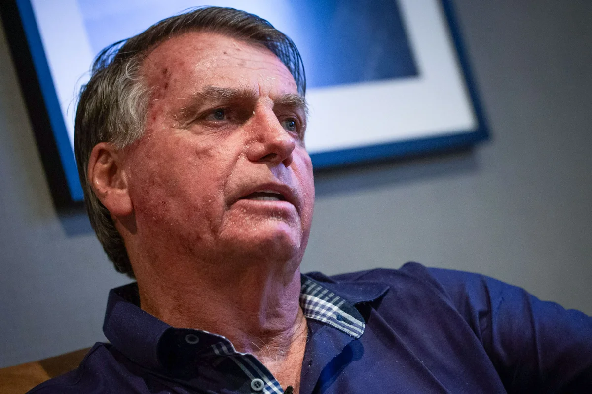Moraes estabelece horários para aulas particulares na residência de Jair Bolsonaro