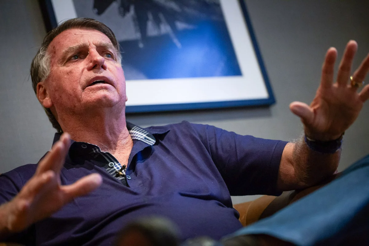 Moraes prorroga prisão domiciliar humanitária de Bolsonaro