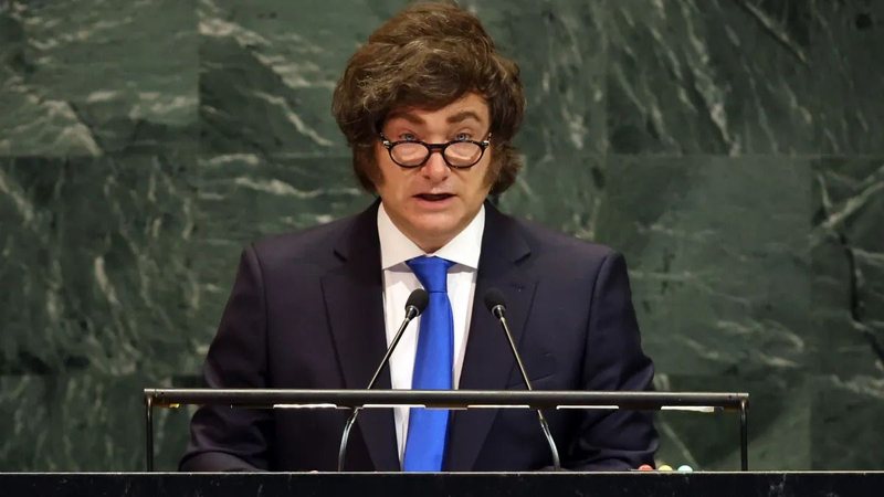 Alexandre de Moraes nega pedido de Bolsonaro para receber Javier Milei em casa