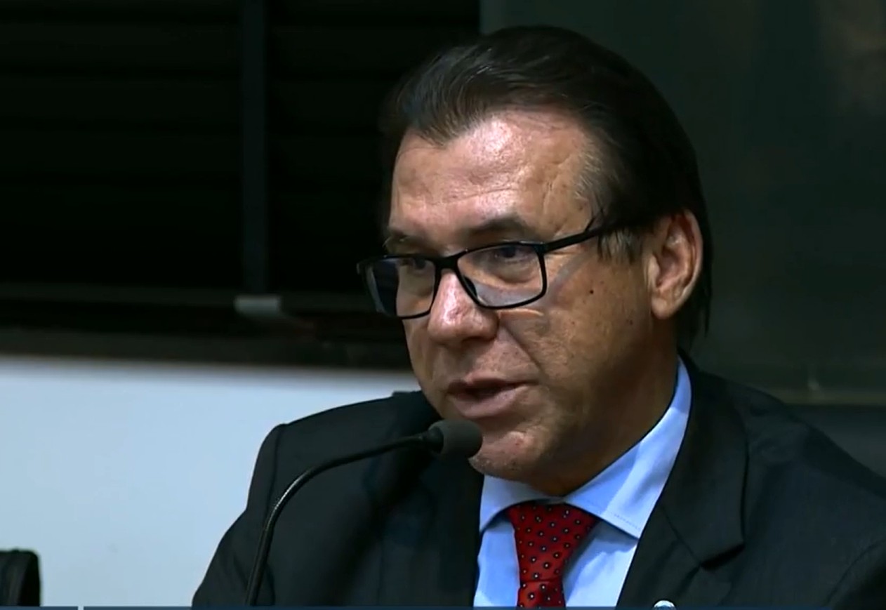 MTE demite secretário por 'lista suja' e gera revolta de auditores