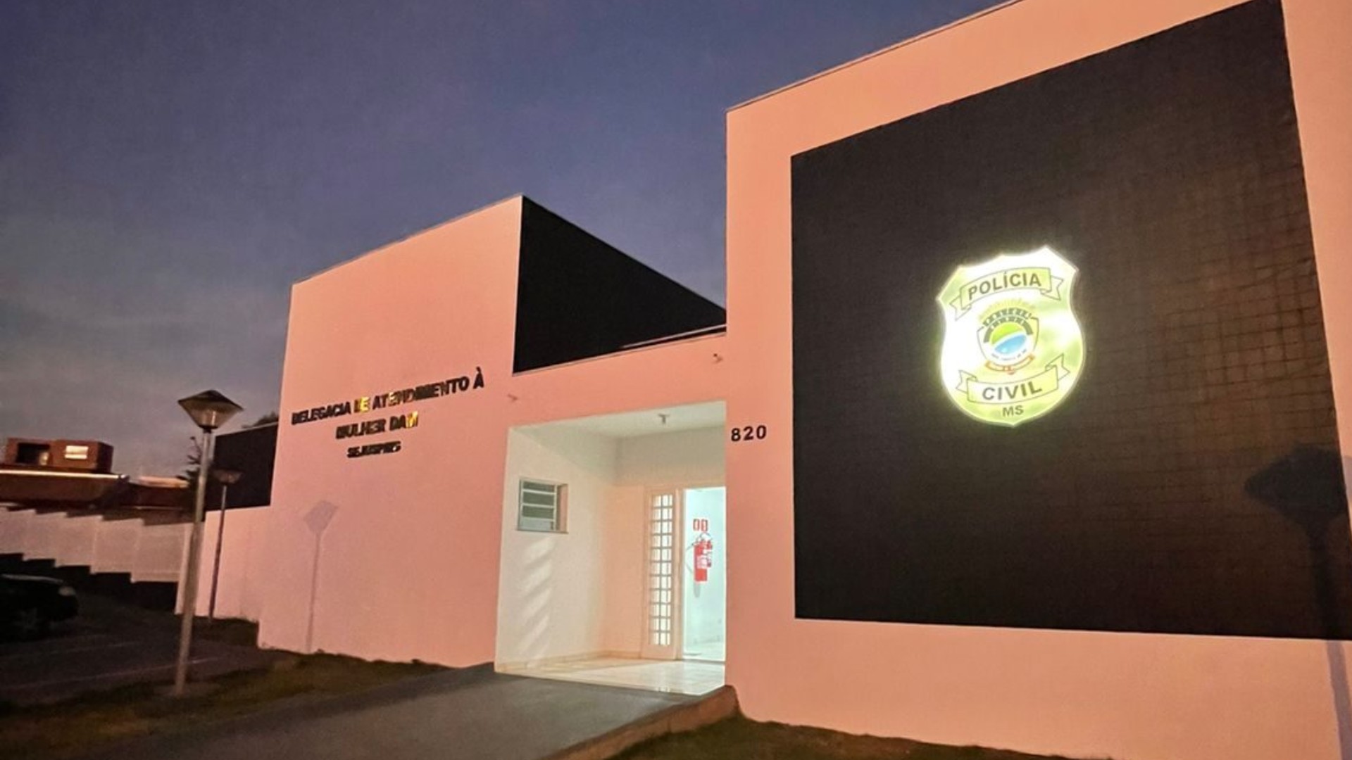 Polícia Civil investiga estupro coletivo após invasão residencial em Dourados