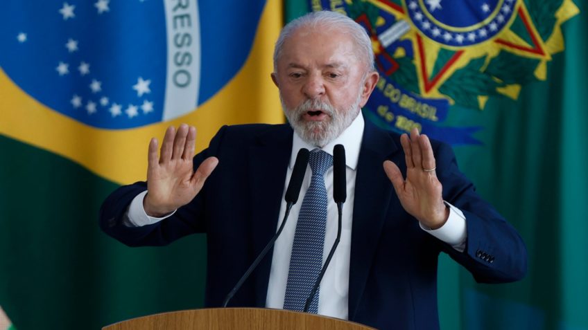 Lula critica big techs e alerta para "colonialismo digital"