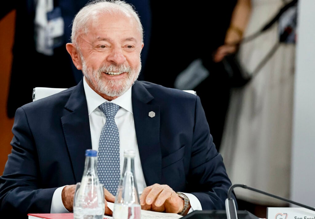 Lula adverte Trump para não interferir nas eleições brasileiras