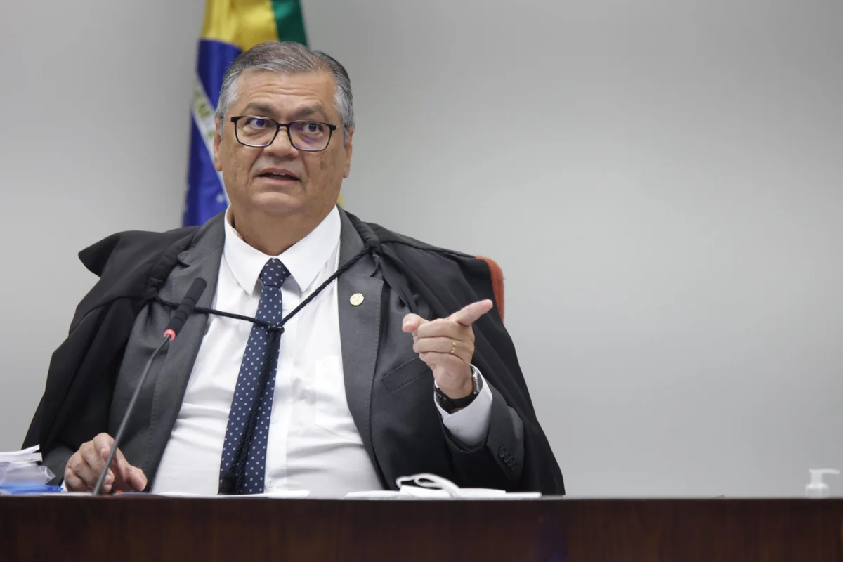 Nas redes sociais, Dino volta a defende debate sobre a exigência de diploma para jornalista