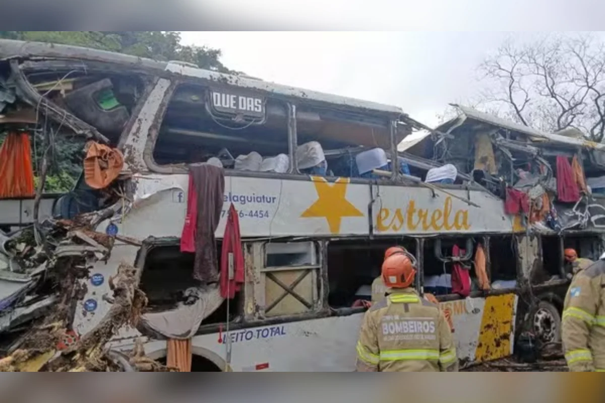 Ônibus que tombou no RJ e deixou 10 mortos operava de forma clandestina, diz ANTT