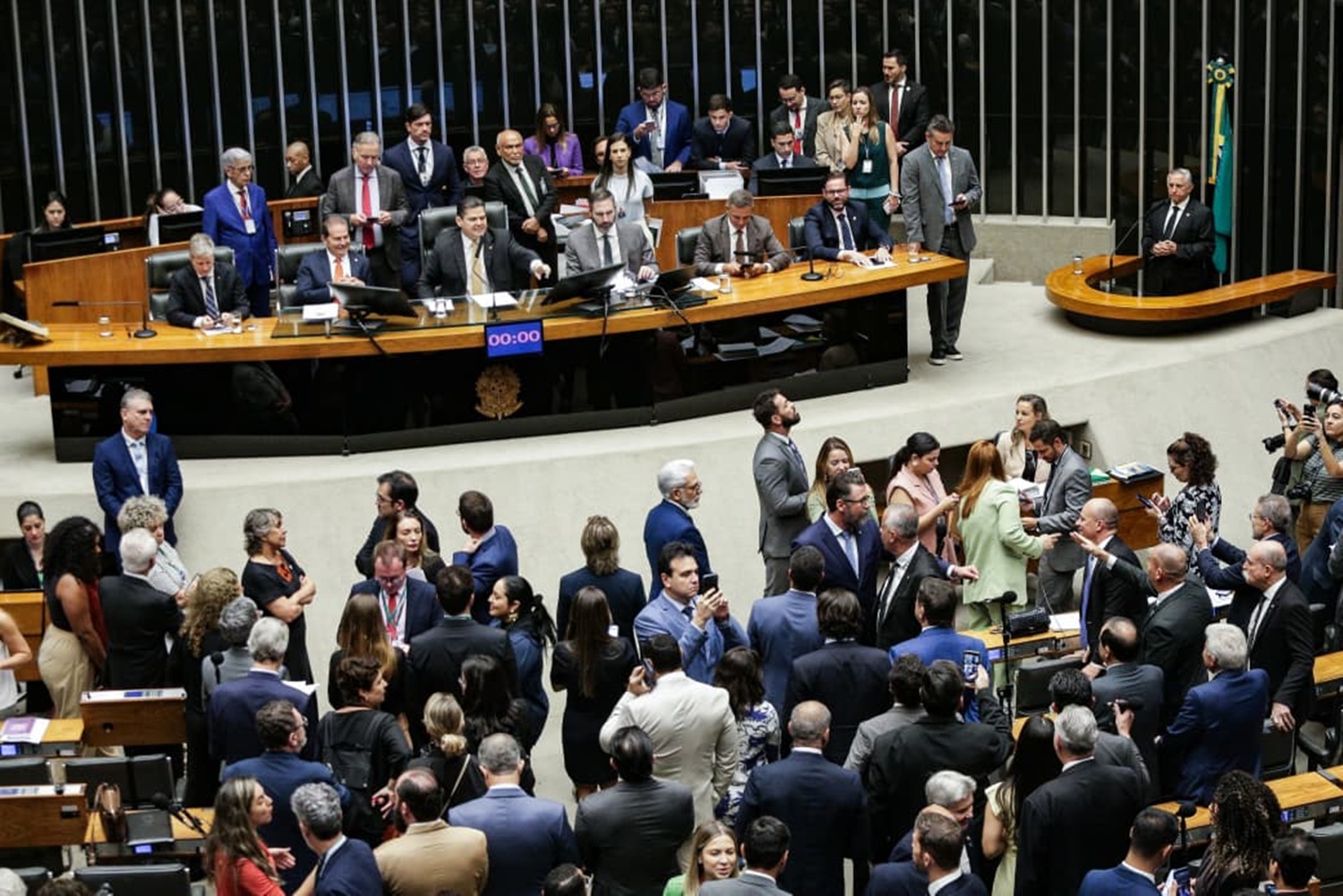 Entenda o que muda com a derrubada do veto ao PL da Dosimetria