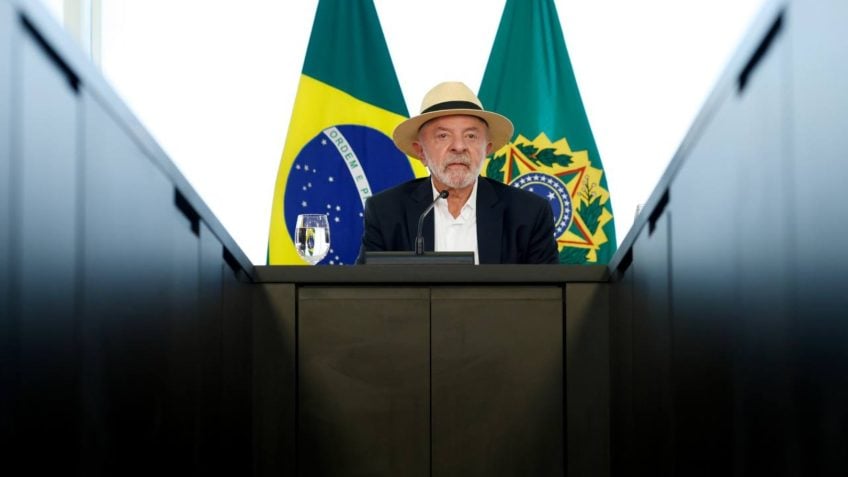 Lula quer conversa com Trump: “vou dizer, não se meta no Brasil"