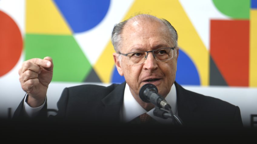 Alckmin Ataca Defensores da Ditadura no Pleito
