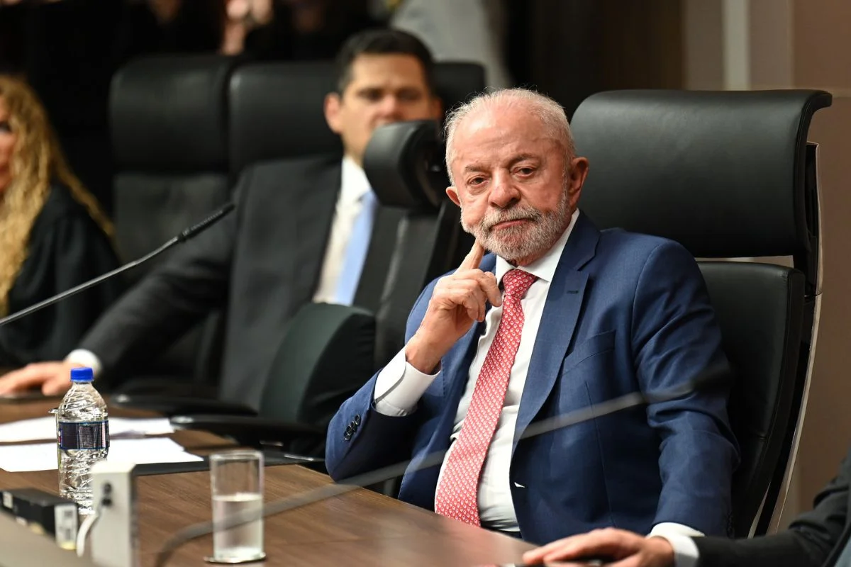 Senadores articulam votação da PEC da escala 6x1 para após as eleições