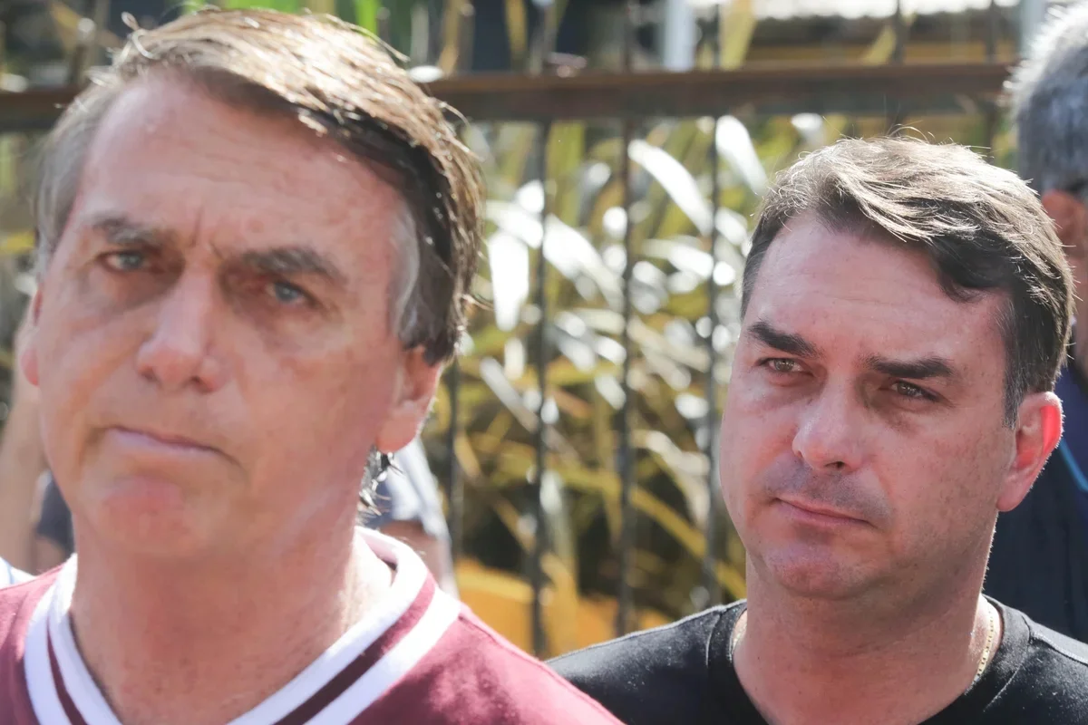 Plano de Flávio radicaliza propostas de Bolsonaro com STF e segurança