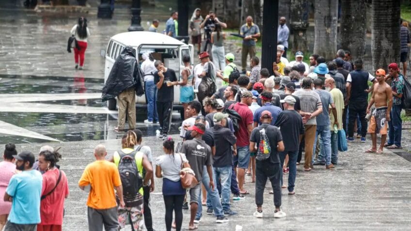 Brasil registra mais de 388 mil pessoas em situação de rua, aponta CadÚnico