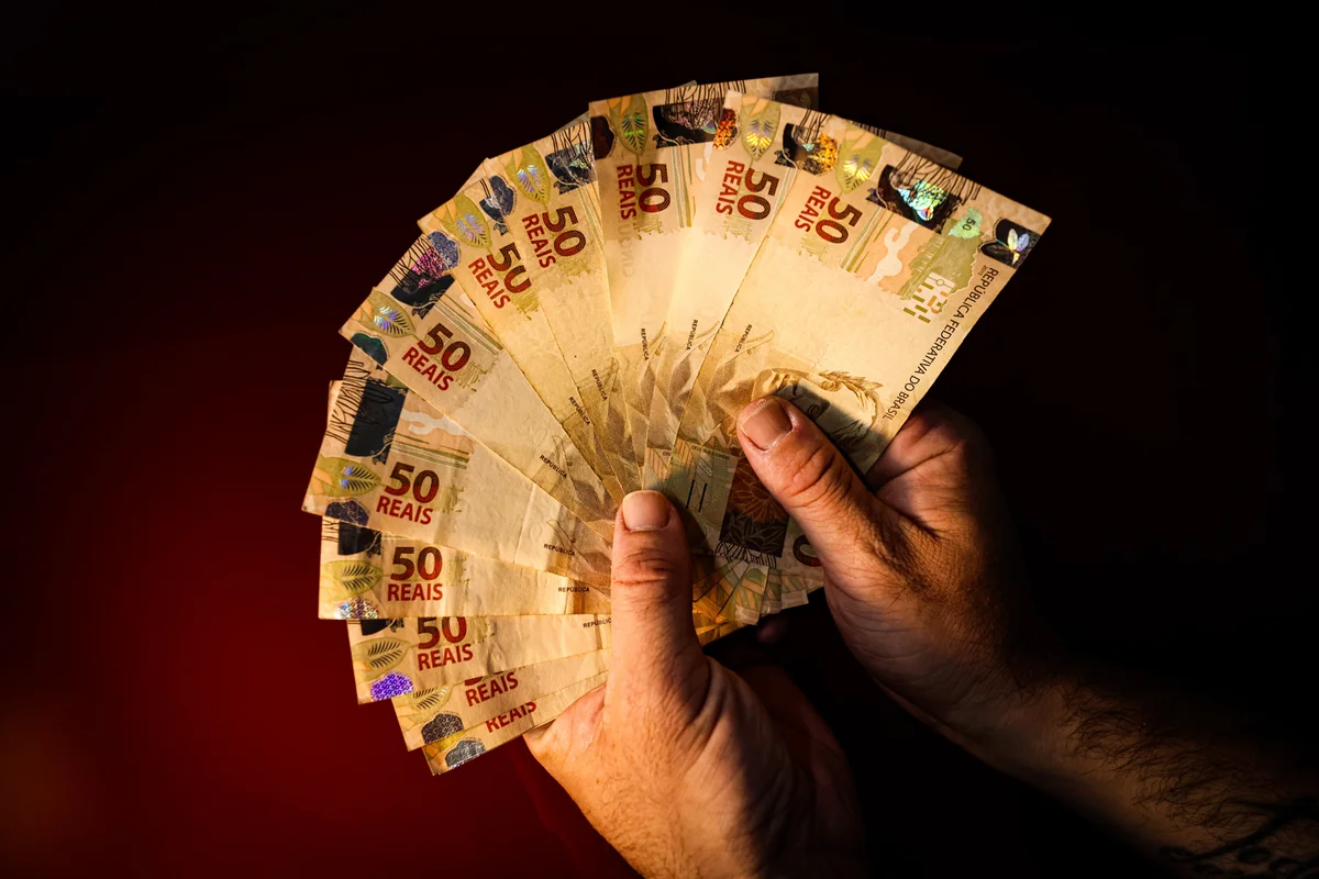 Receita Federal libera pagamento do 3º lote de restituição do Imposto de Renda