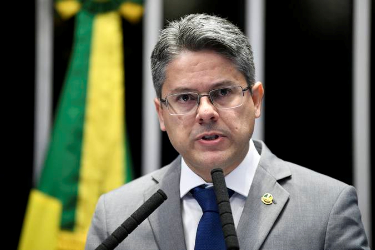 Senador Vieira garante assinaturas para estender CPI do crime