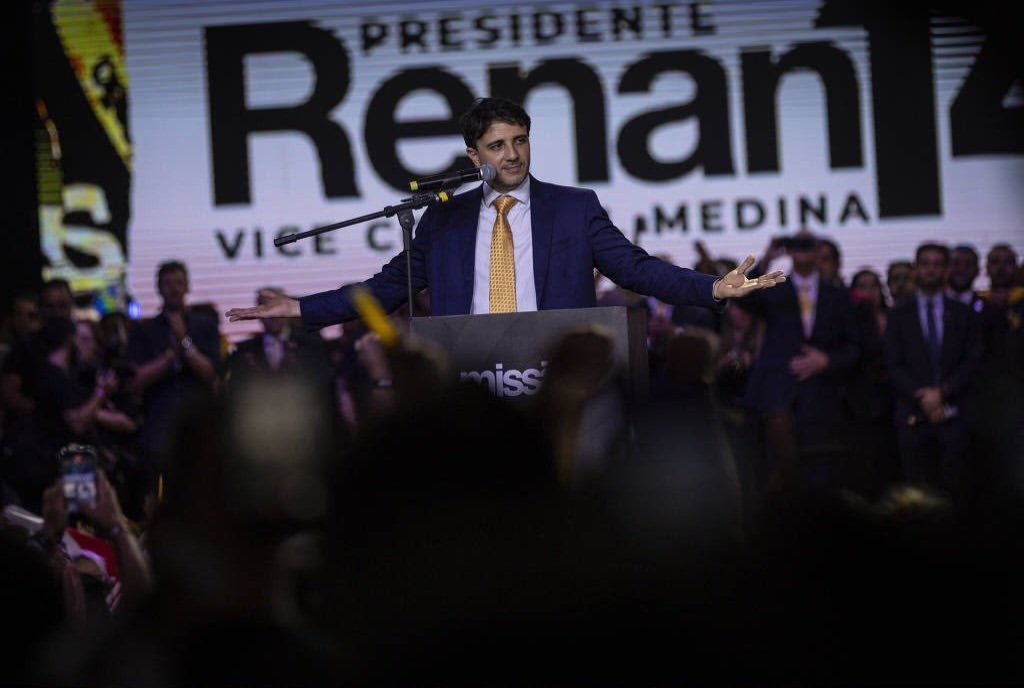 -Renan Santos oficializa candidatura e ataca Luiz Inácio Lula da Silva e Flávio Bolsonaro