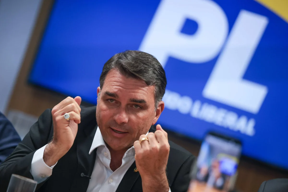 Pesquisa Quaest força revisão estratégica na pré-campanha de Flávio