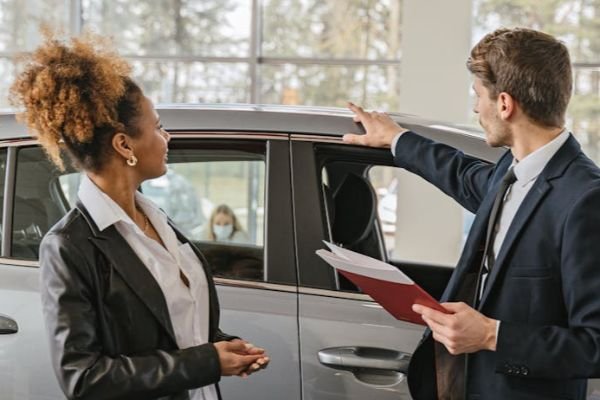 Revendedor é condenado por não repassar valor de venda de carro em Natal