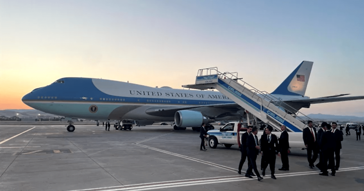 Rubio e Bessent permaneceram no Air Force One durante troca secreta de Trump