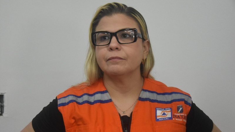 Samara Trigueiro destaca necessidade de preparo no uso de spray de pimenta