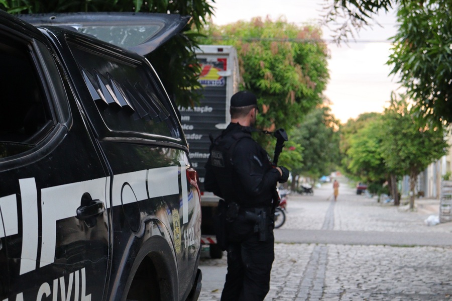 Suspeita de integrar organização criminosa é detida na Operação Praia Segura em Natal