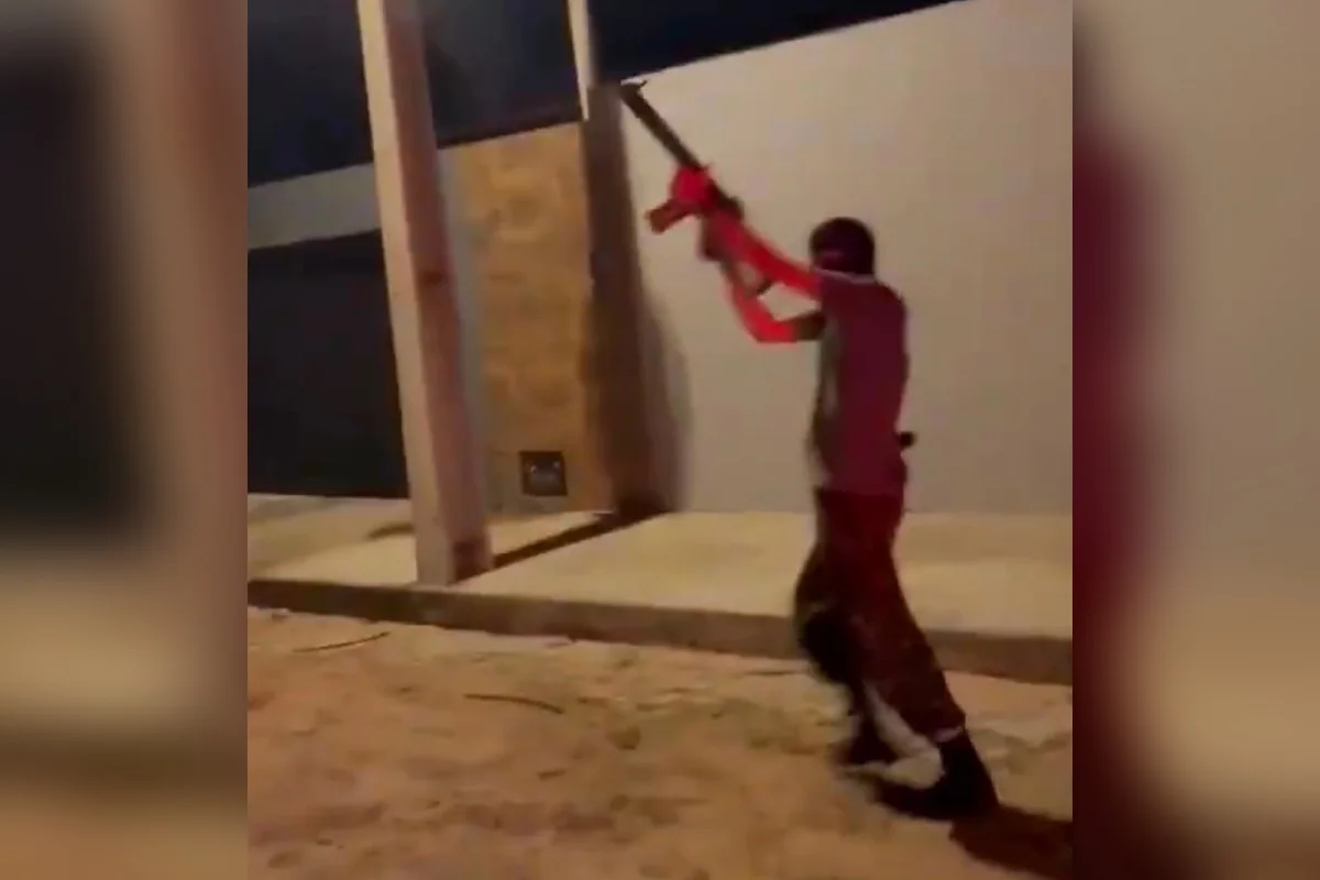 Grupo armado invade residência e mata animal de estimação em Extremoz