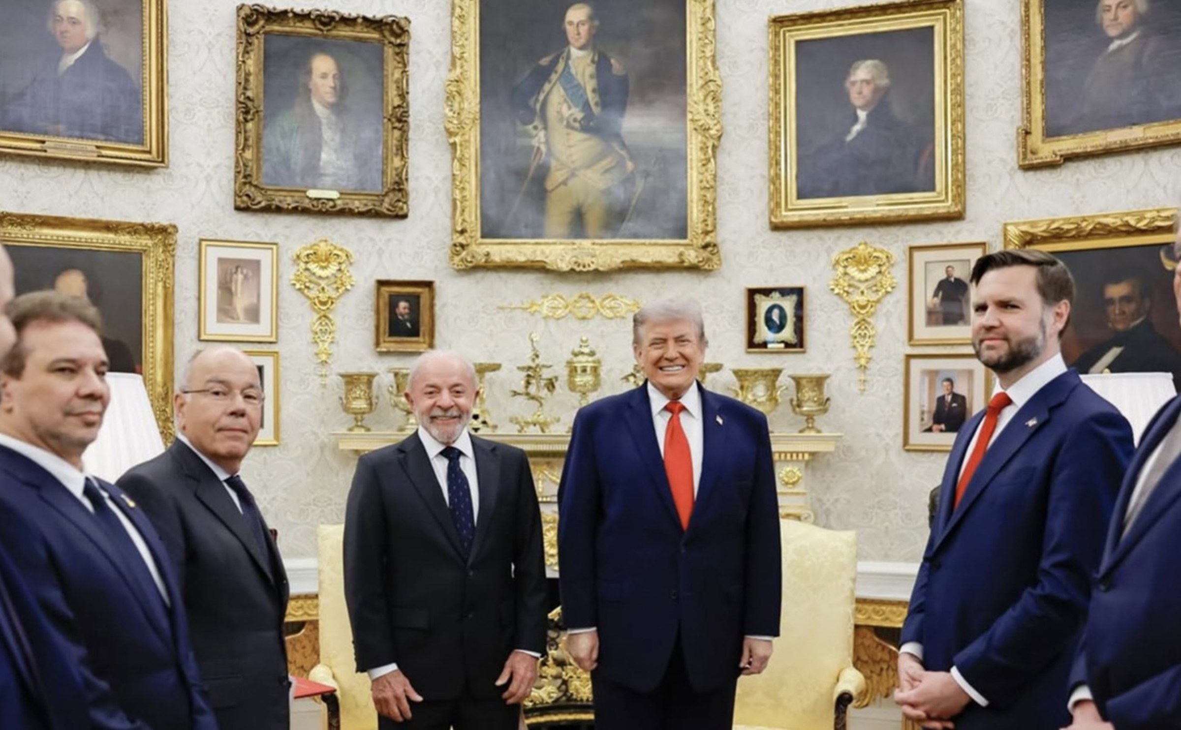 Donald Trump elogia Lula e vê reunião 'muito produtiva' em Washington