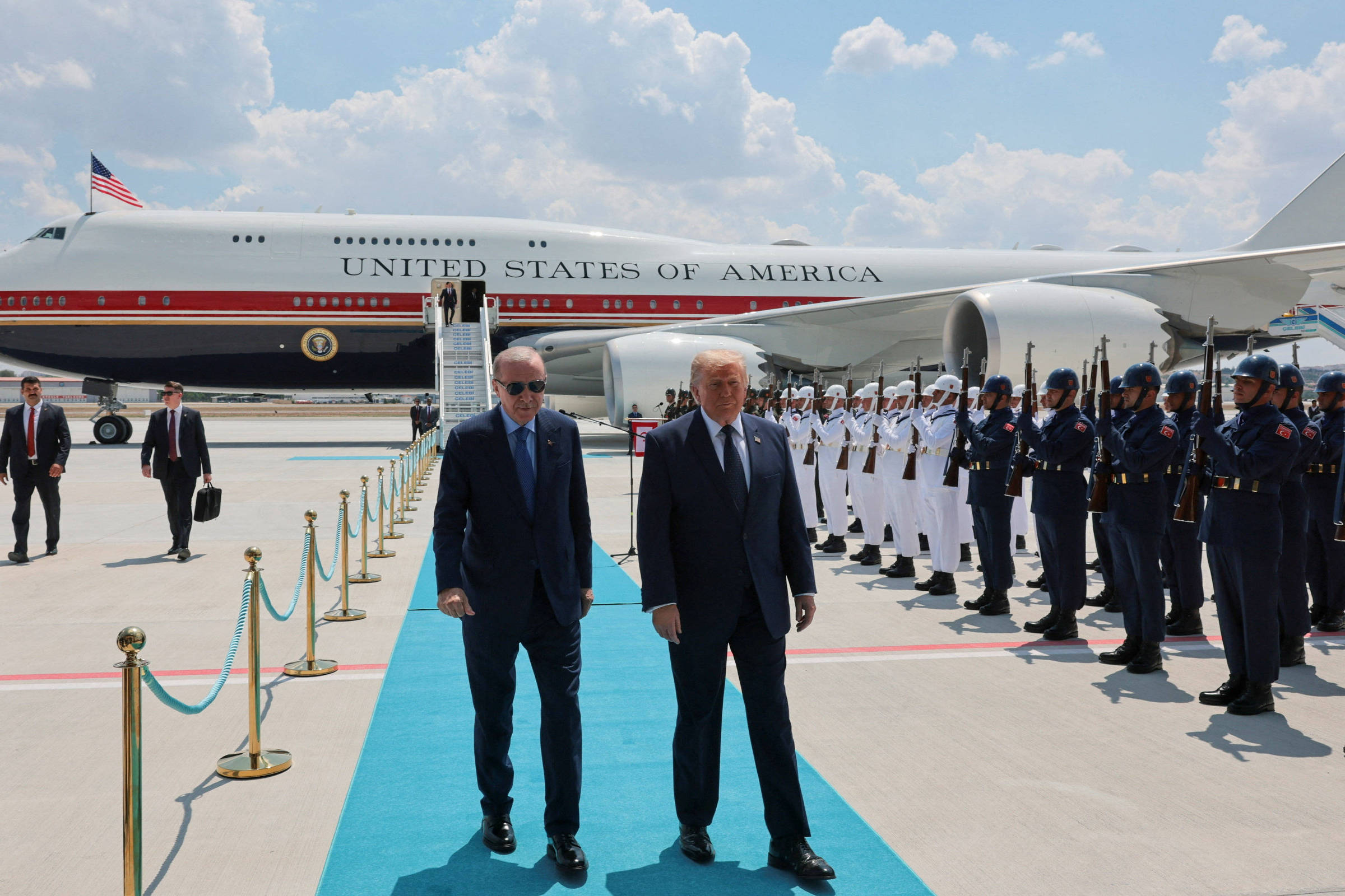 Trump desiste de voar no novo Air Force One após atacar Irã