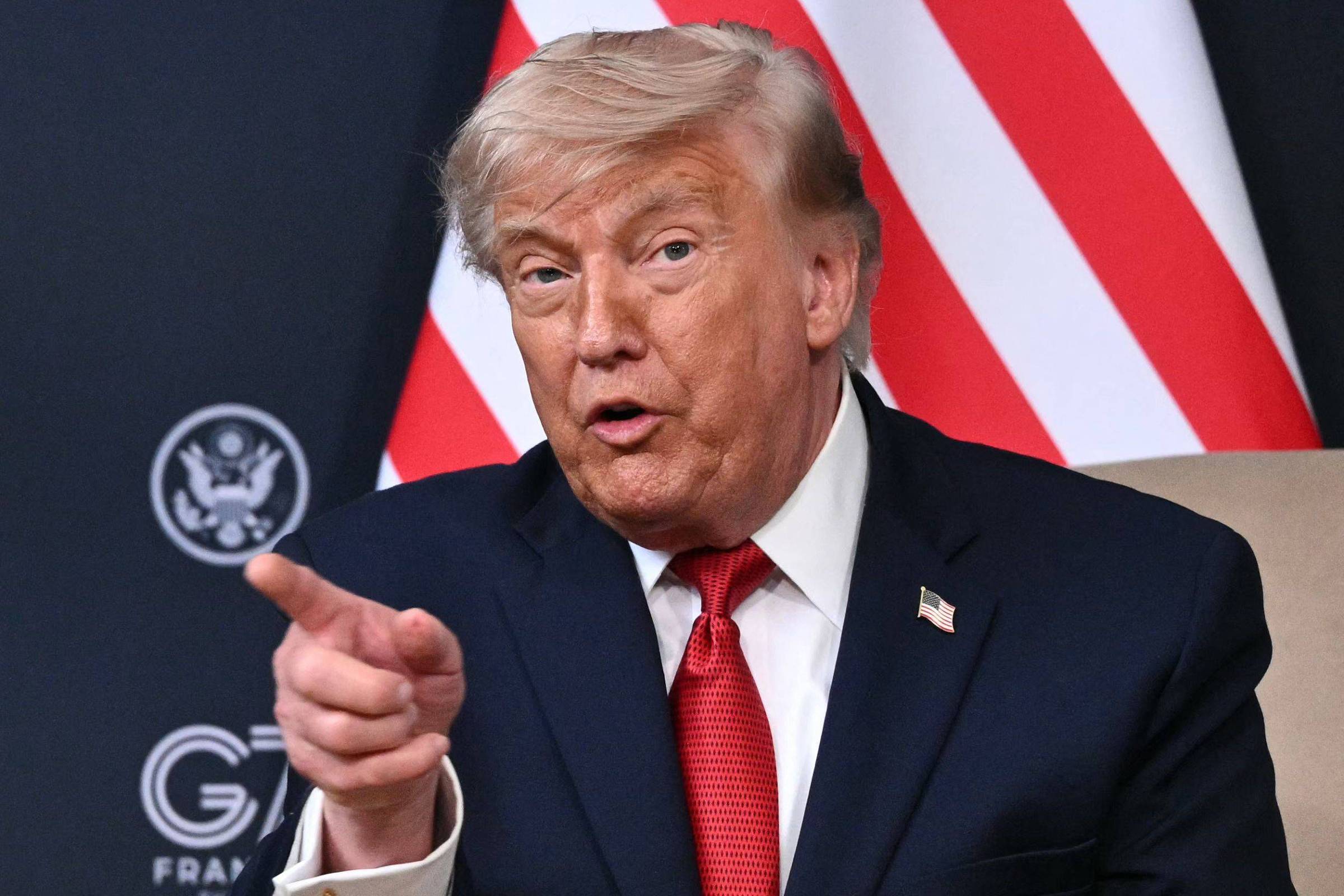 Trump ameaça bombardear Irã novamente se acordo não for cumprido